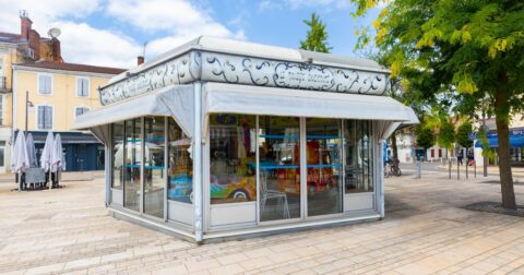 Manège de la place Saint-Roch à Mont de Marsan